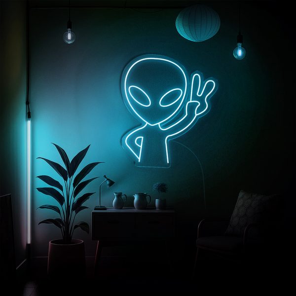 Chill With Alien 👽 Tín hiệu lạ phát ra từ… phòng bạn rồi đấy!