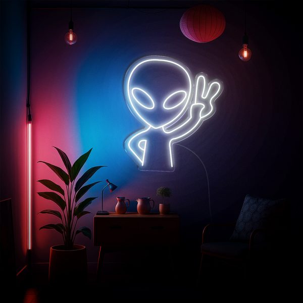Chill With Alien 👽 Tín hiệu lạ phát ra từ… phòng bạn rồi đấy!